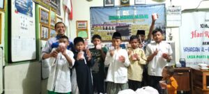 Menyantuni Anak Yatim