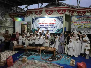 Donasi Pelunasan Panti Asuhan Tutup Tahun 2025 dengan Khidmat, Yayasan Al-Fajar Nusantara Gresik Gelar Munajat Doa Bersama dan Sambut Bulan Rajab 5